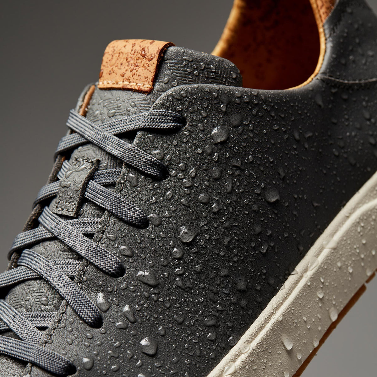 OluKai Lae‘ahi Lī ‘Ili Men's Leather Sneakers - Stone