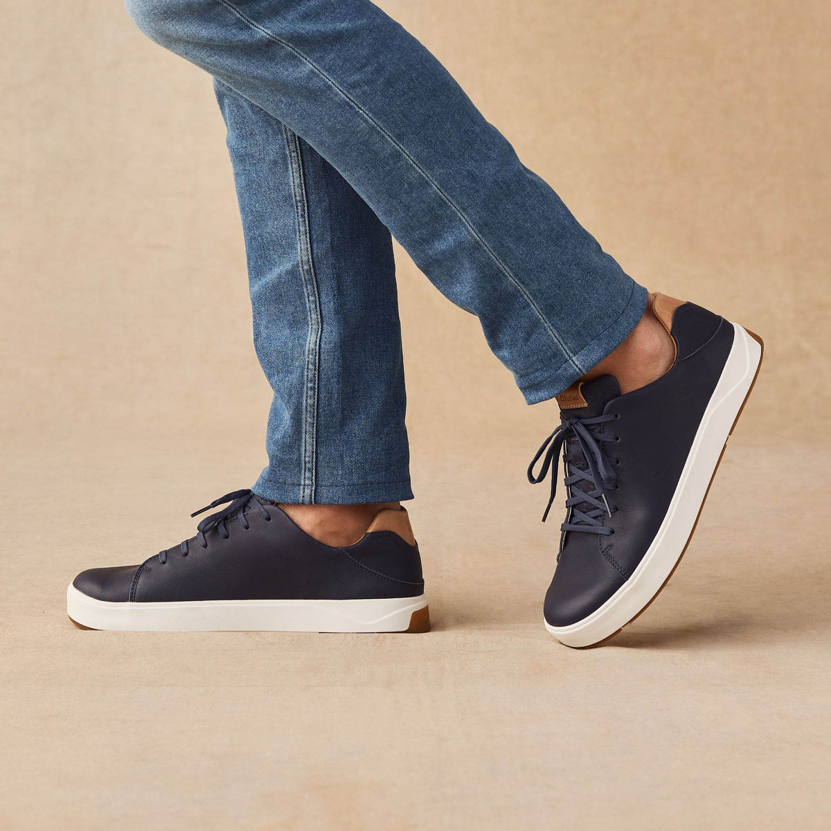 OluKai Lae‘ahi Lī ‘Ili Men's Leather Sneakers - Trench Blue