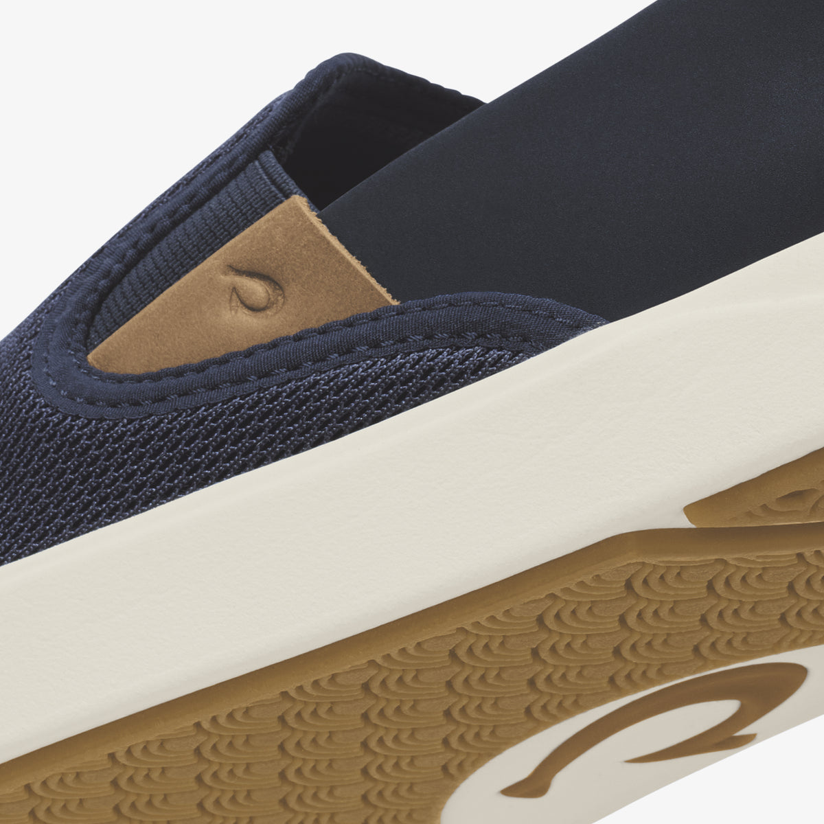 OluKai Lae'ahi Nui - Trench Blue / Tan