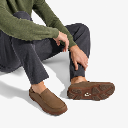 OluKai Moloā Men's Leather Slip On Shoes - Ray / Toffee