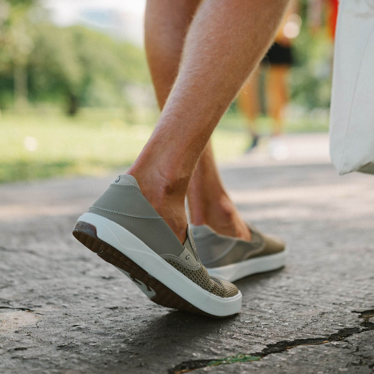OluKai Lae‘ahi Men's Slip-On Sneakers - Clay