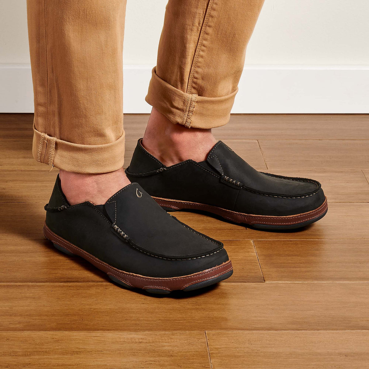 OluKai Moloā Men's Leather Slip On Shoes - Black / Toffee