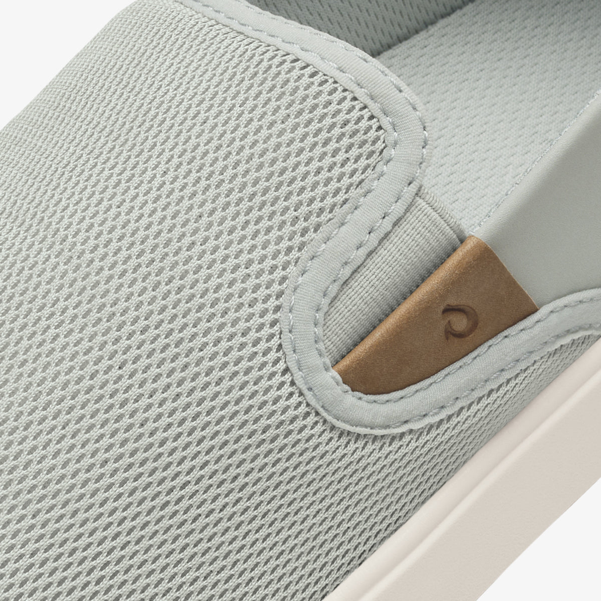 OluKai Lae'ahi Nui - Cloud Grey / Tan