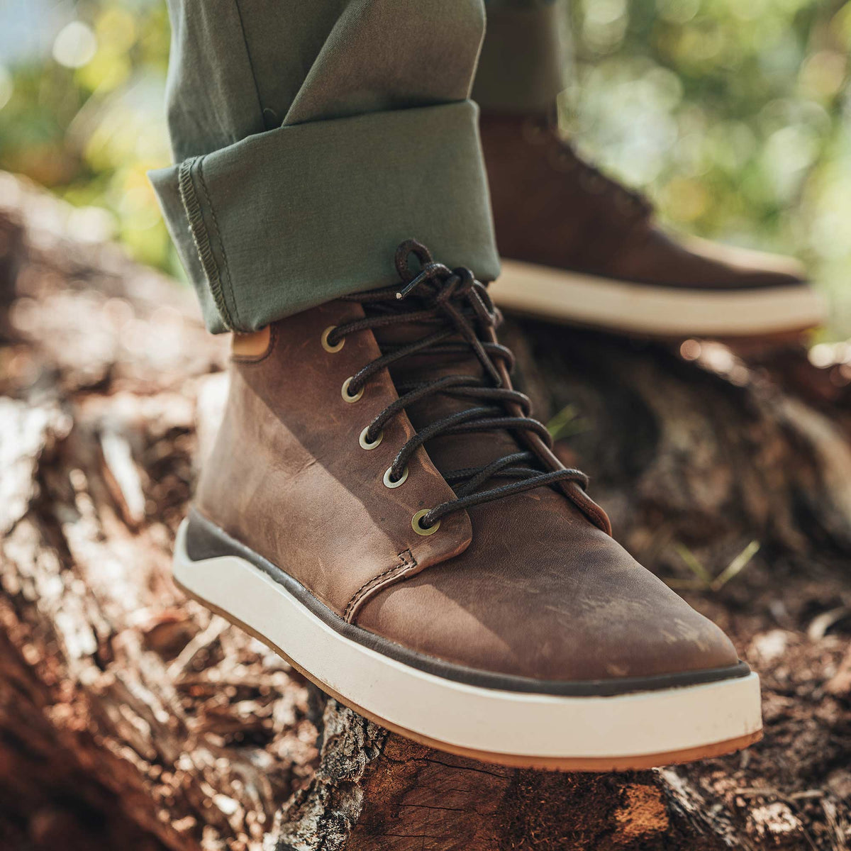 OluKai Kekaha Men’s Chukka Boots - Toffee / Off White