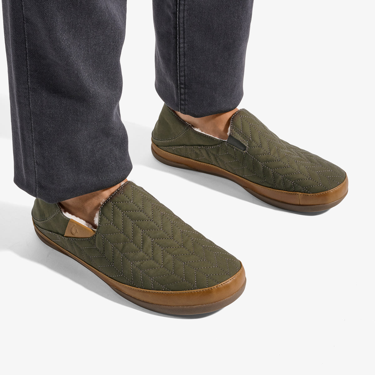 OluKai Hanohano Men’s Waxed Canvas Slippers - Husk