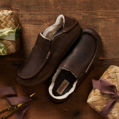 OluKai Moloā Men's Nubuck Leather Slippers - Dark Wood