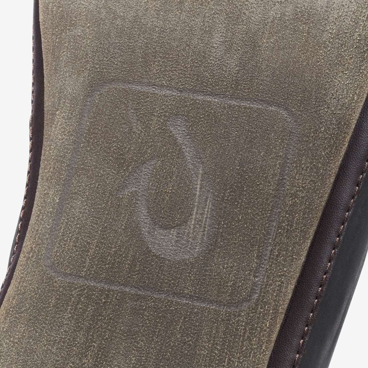 OluKai Moloā Slipper - Black / Dk Java