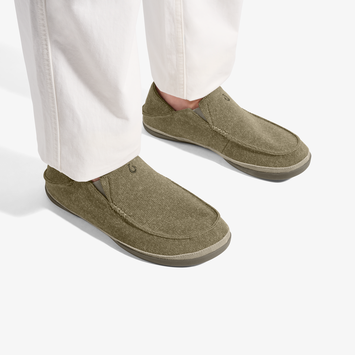OluKai Moloā Hulu Men‘s Slippers - Clay