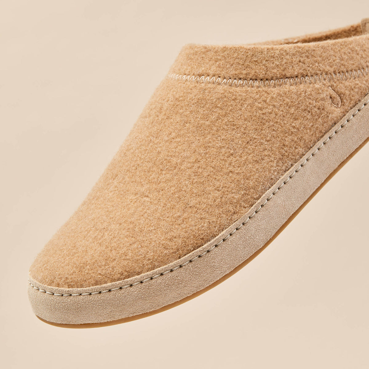 OluKai Hāmani Hulu Men’s Wool Mule Slippers - Oatmeal