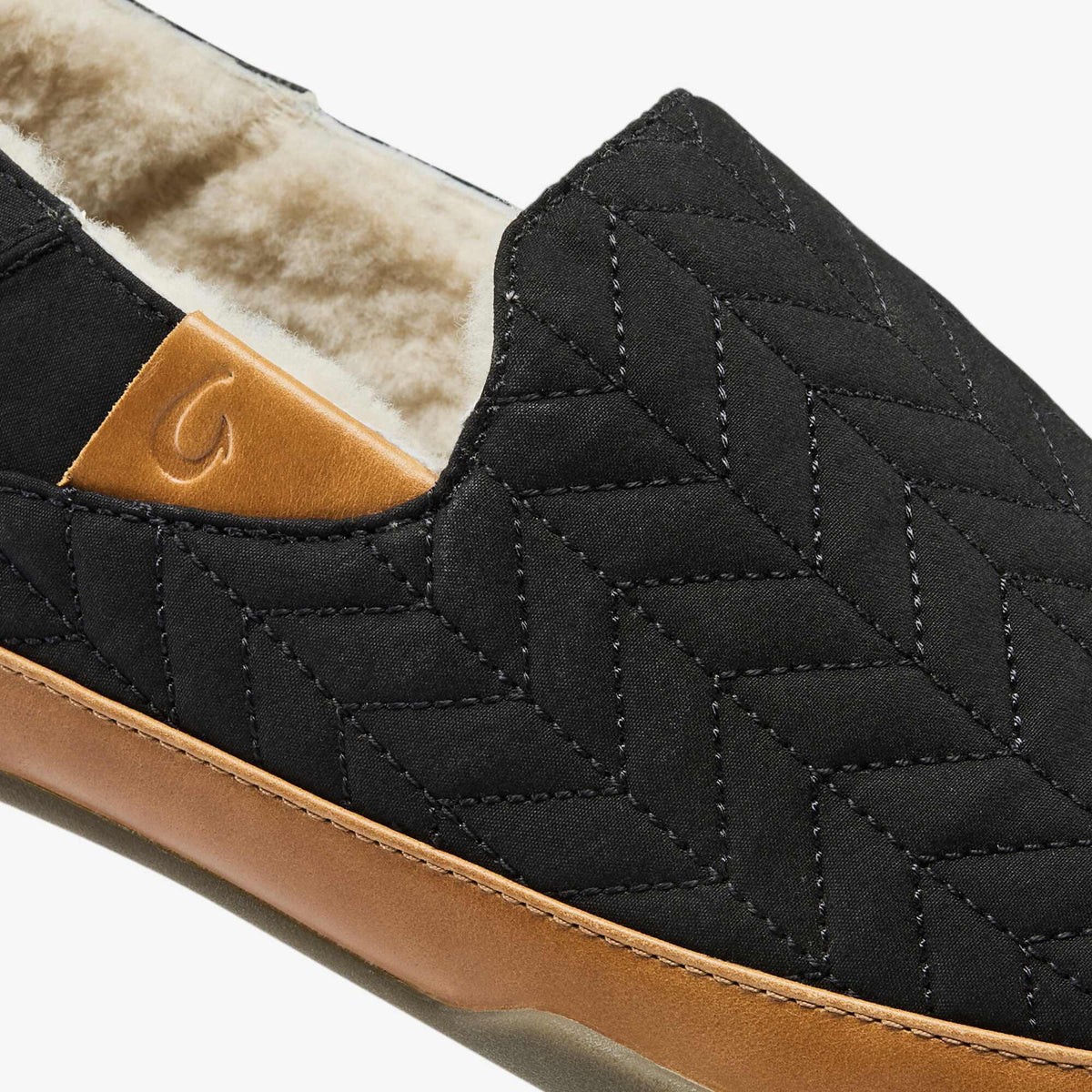 OluKai Hanohano - Black / Black