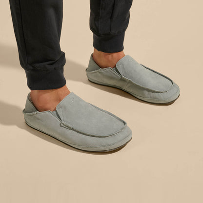 OluKai Moloā Men's Leather Slippers - Kona Coffee