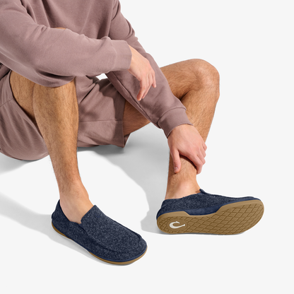 OluKai Moloā Hulu Men’s Wool Slippers - Trench Blue