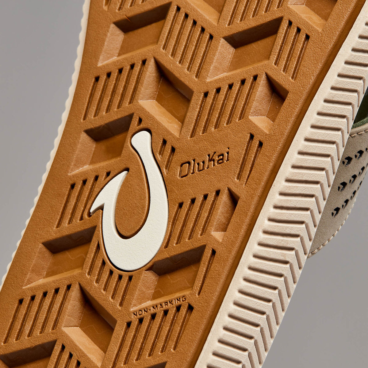 OluKai Ulele Men's Water-Ready Beach Sandals - Clay / Mustang