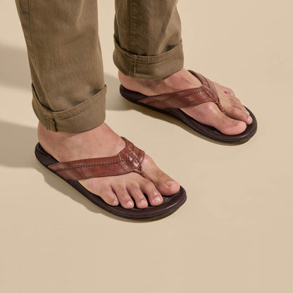 OluKai Hiapo - Rum / Dark Wood Men’s Leather Beach Sandals