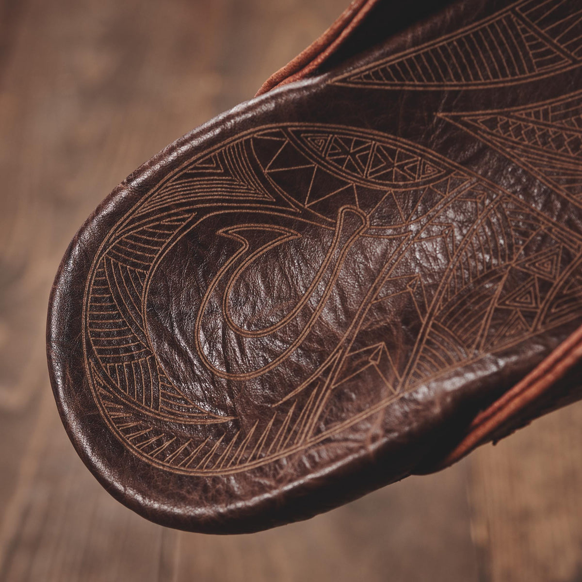 OluKai Hiapo - Rum / Dark Wood Men’s Leather Beach Sandals