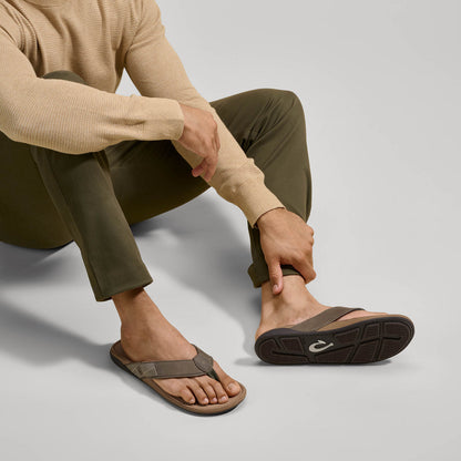OluKai Tuahine Men's Waterproof Leather Beach Sandals - Hunter