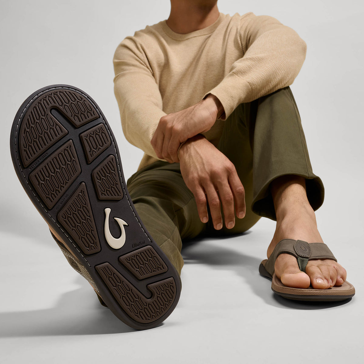 OluKai Tuahine Men's Waterproof Leather Beach Sandals - Hunter
