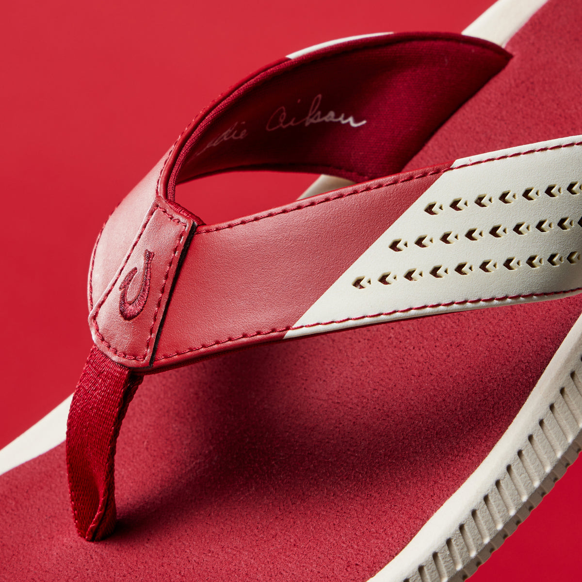 OluKai Ulele - Off White / Deep Red
