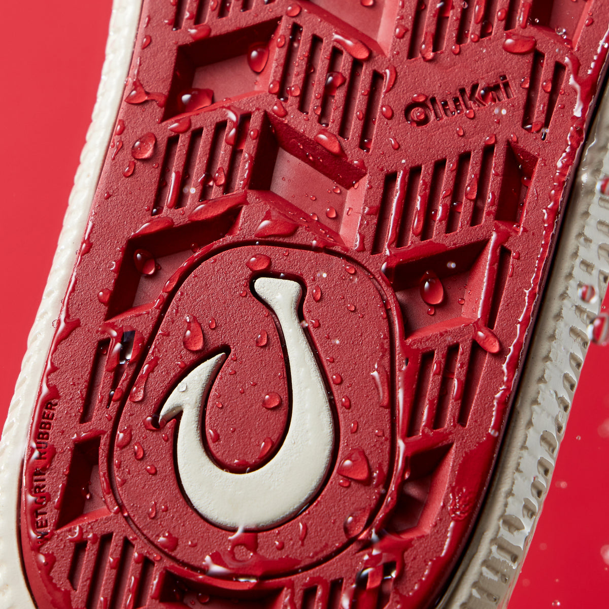 OluKai Ulele - Off White / Deep Red