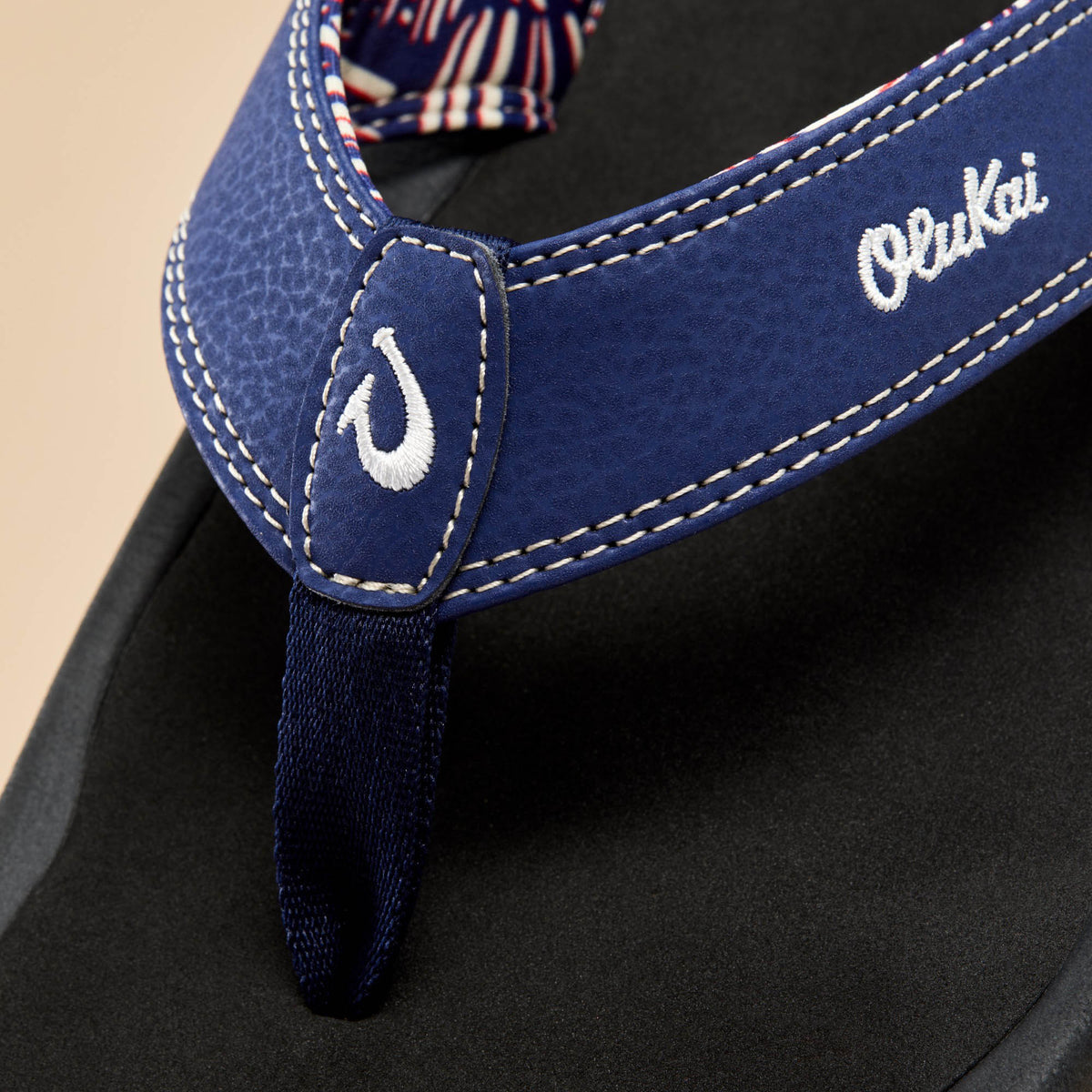OluKai ‘Ohana Men's Beach Sandals - Navy / Onyx