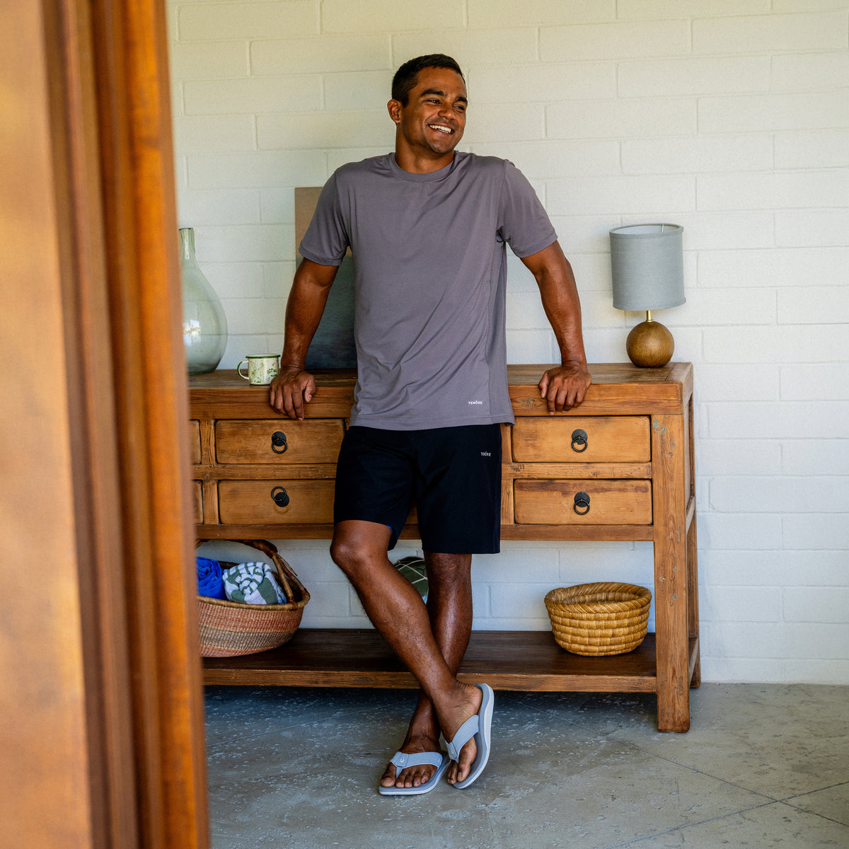 OluKai 'Ahi Kai - Ash / Ash