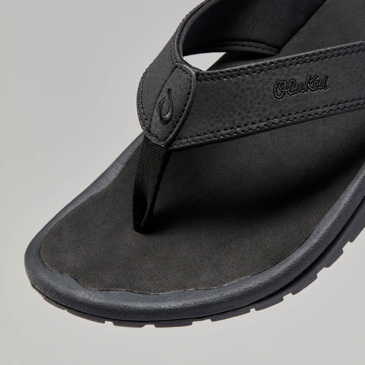 OluKai ‘Ohana Men's Best Selling Beach Sandals - Black