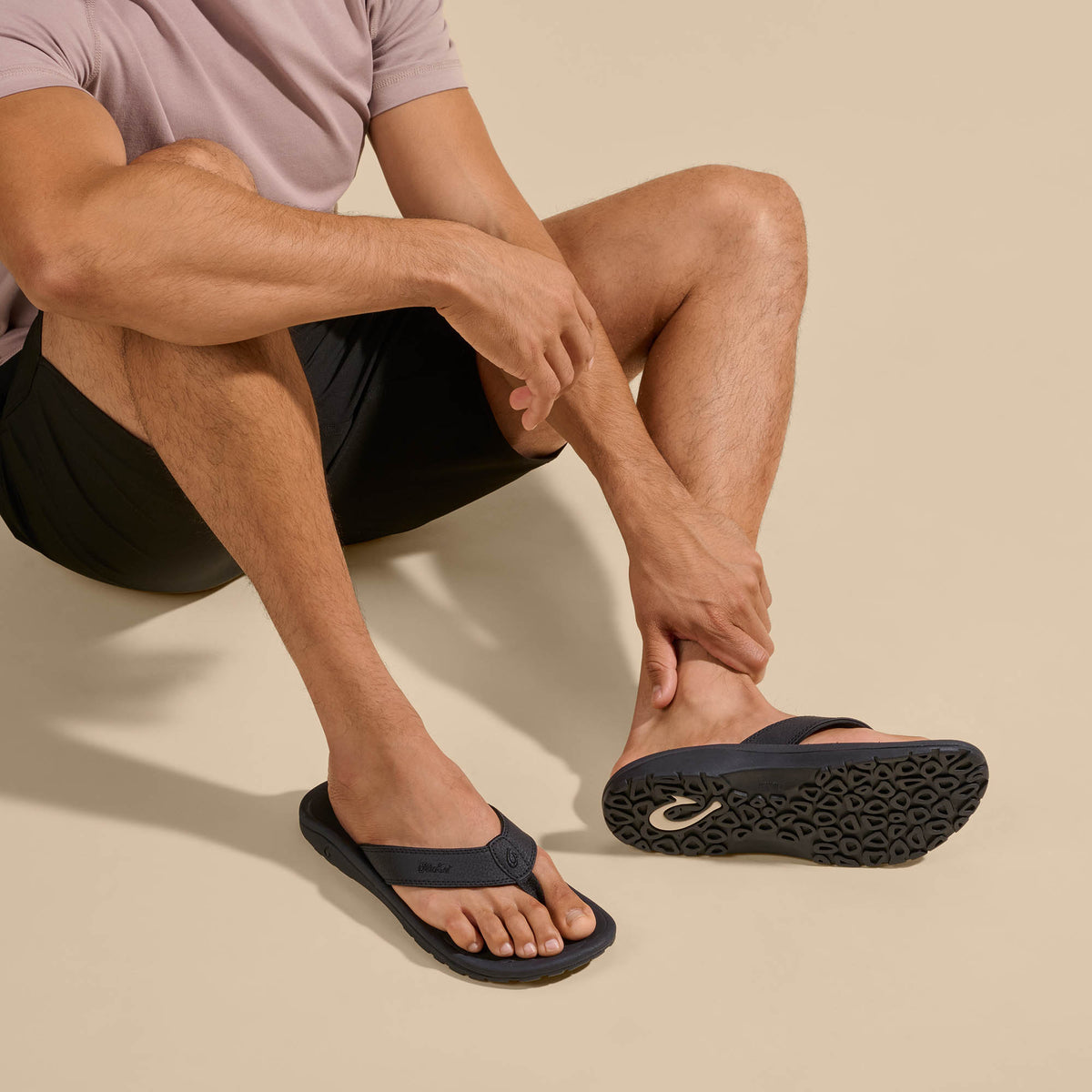 OluKai ‘Ohana Men's Best Selling Beach Sandals - Black
