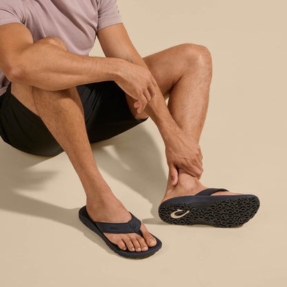 OluKai ‘Ohana Men's Best Selling Beach Sandals - Black