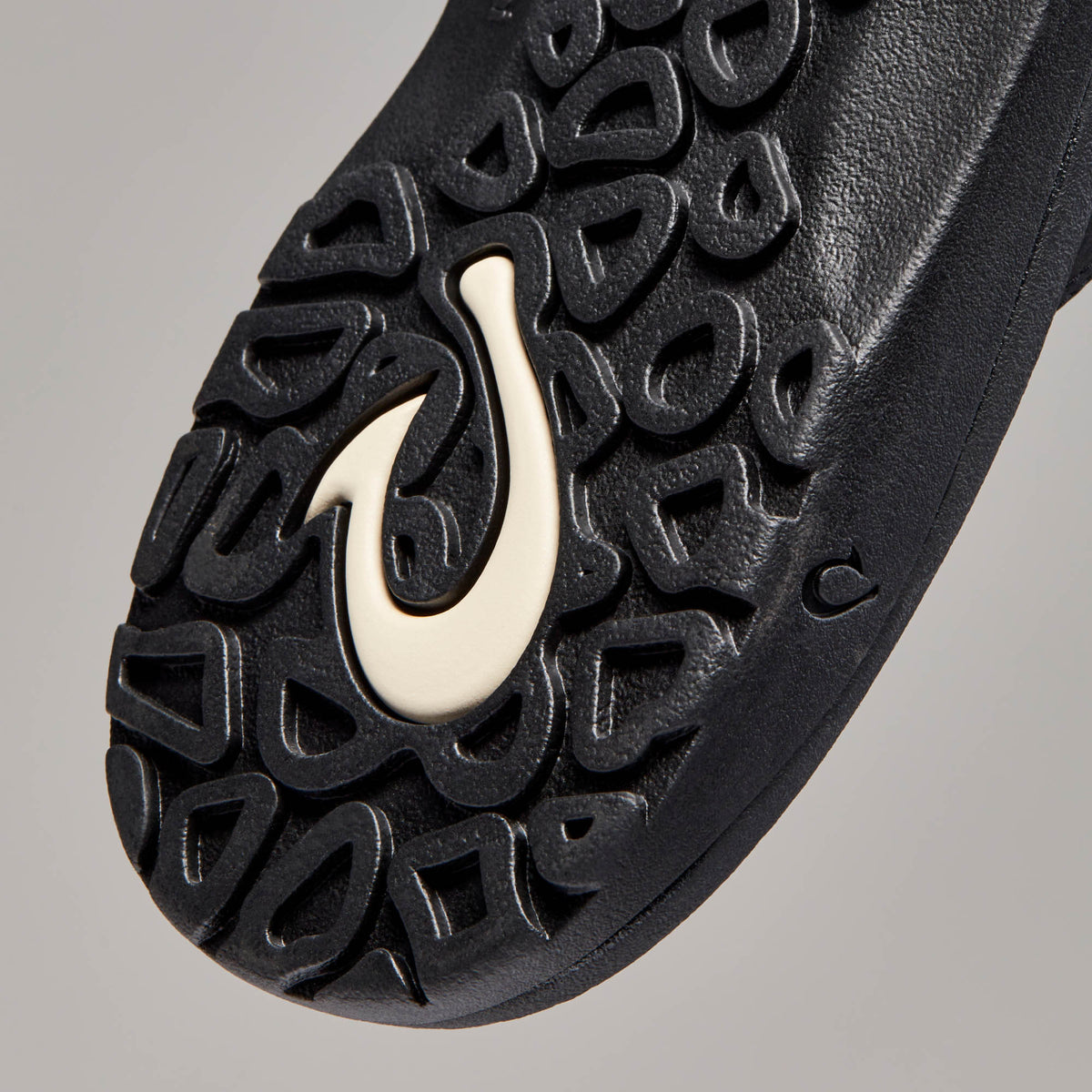 OluKai ‘Ohana Men's Best Selling Beach Sandals - Black