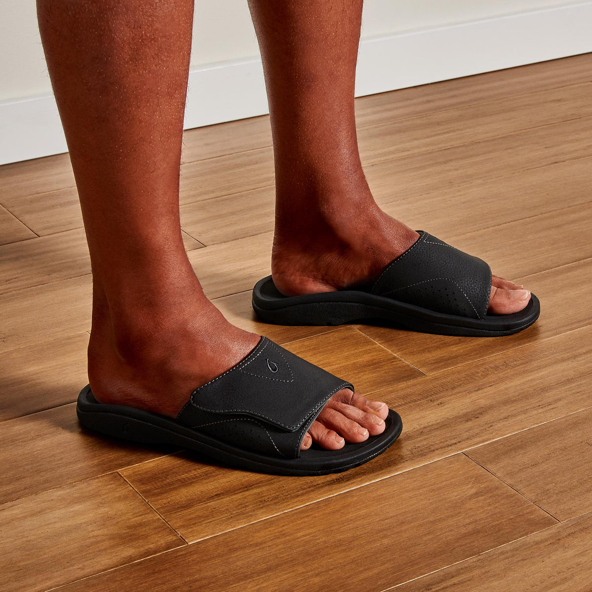 OluKai Nalu Slide Men's Beach Slide Sandals - Black