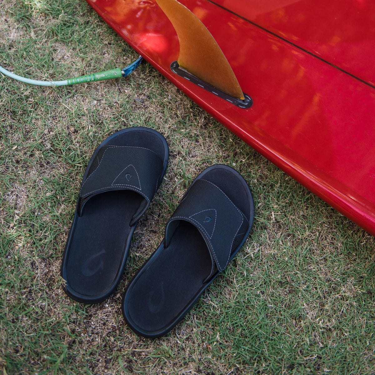 OluKai Nalu Slide Men's Beach Slide Sandals - Black
