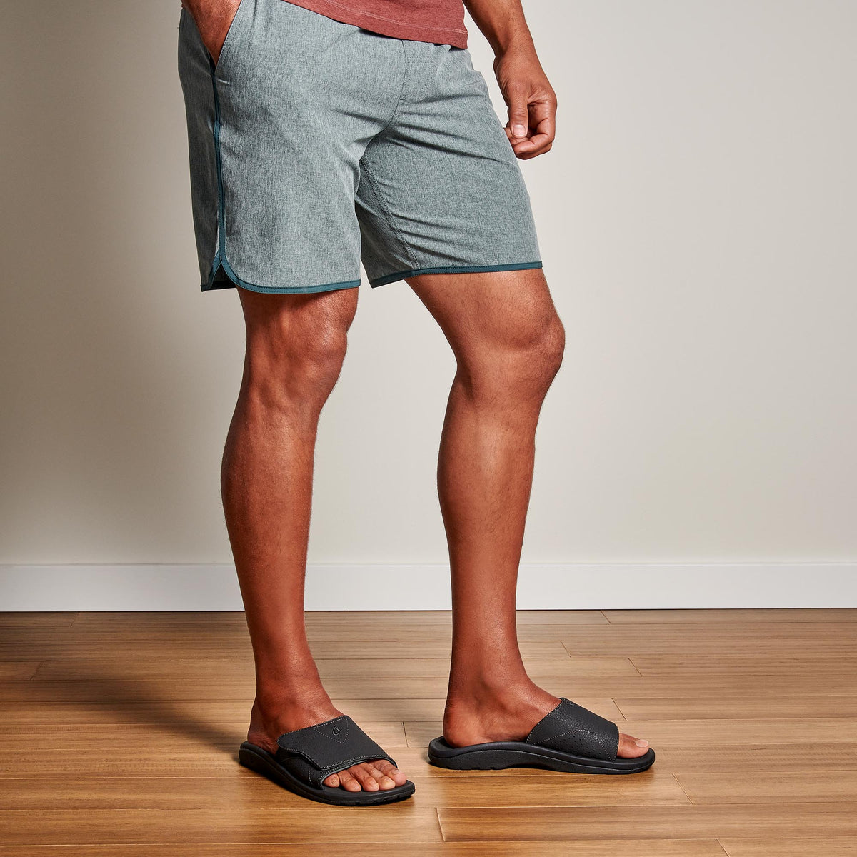 OluKai Nalu Slide Men's Beach Slide Sandals - Black