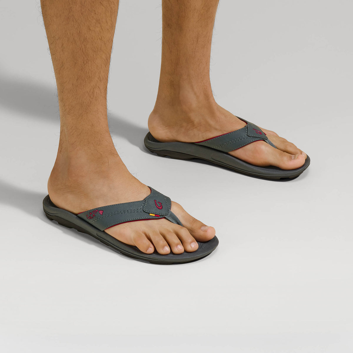 OluKai Kīpī Men’s Comfortable Beach Sandals - Dark Shadow