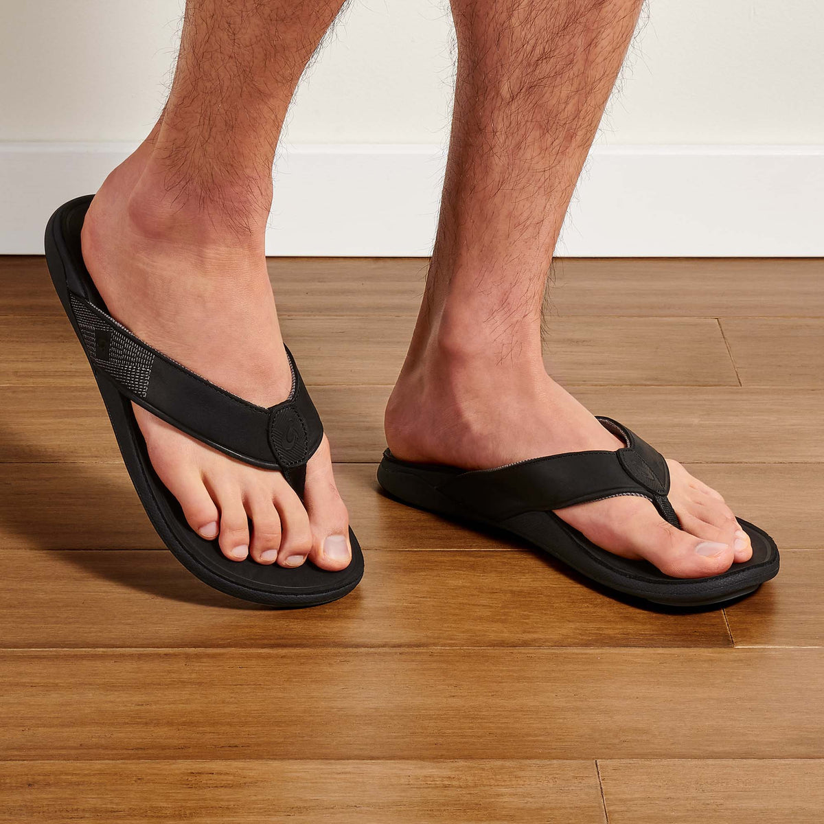 OluKai Tuahine Men's Waterproof Leather Beach Sandals - Black