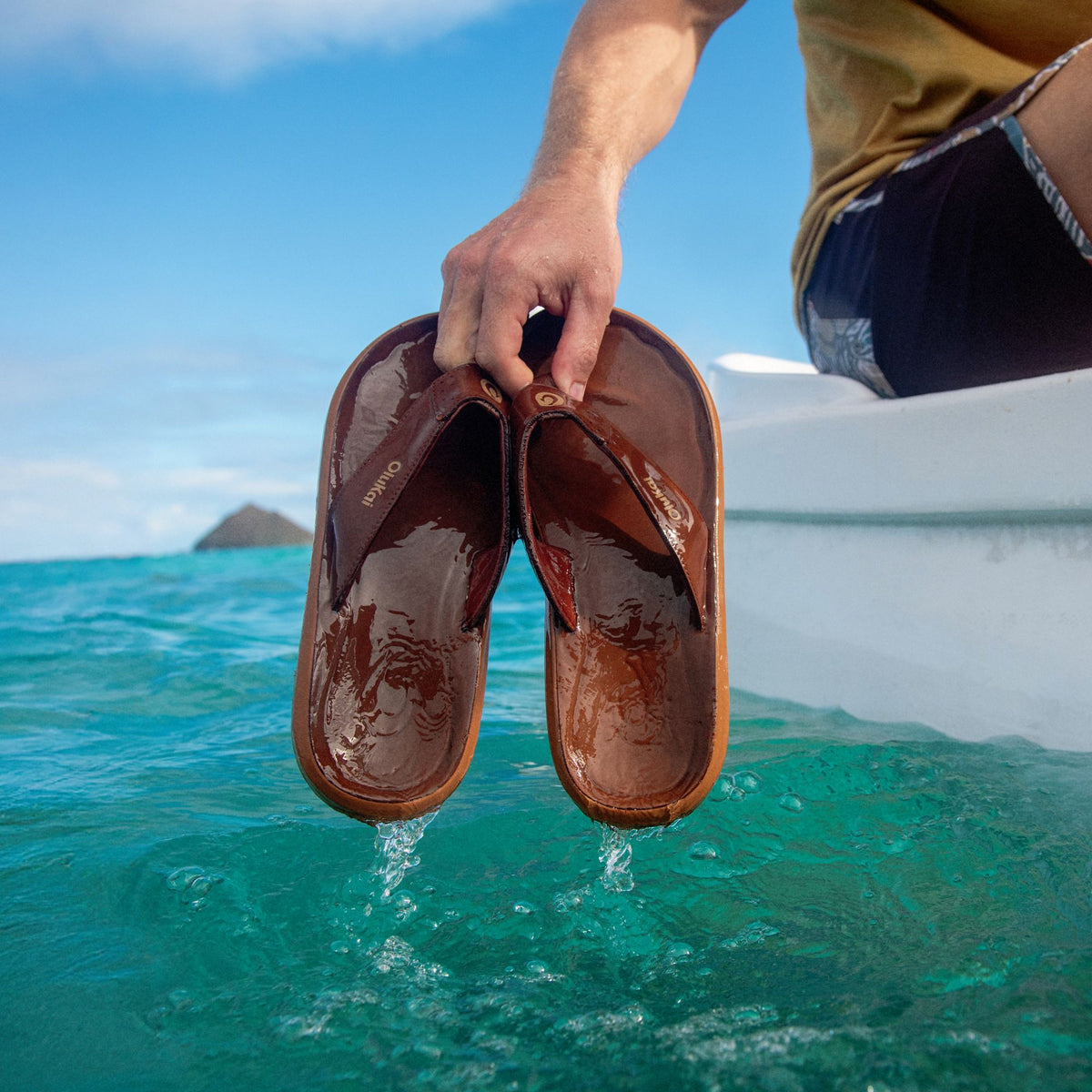 OluKai Pili Men’s Waterproof Leather Sandals - Fox