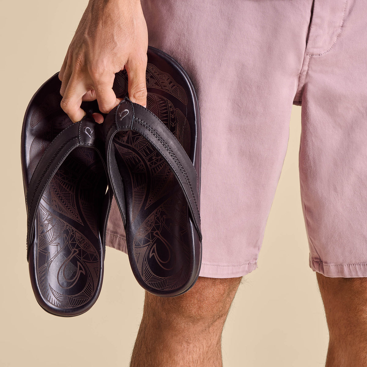 OluKai Hiapo - Lava Rock Men’s Leather Beach Sandals