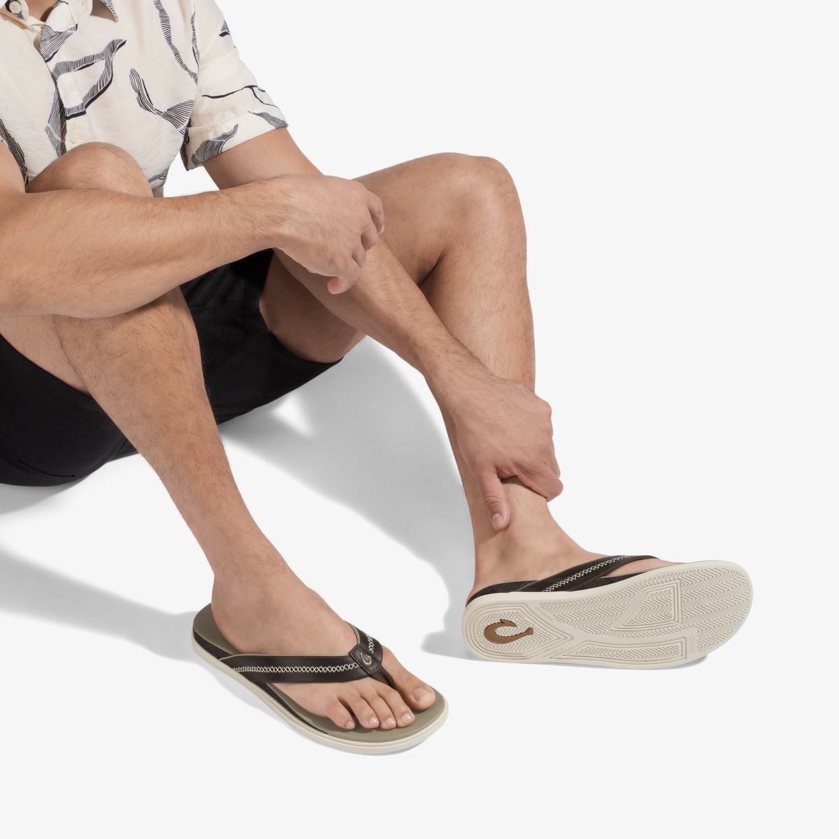 OluKai Shoreline - Mustang / Clay