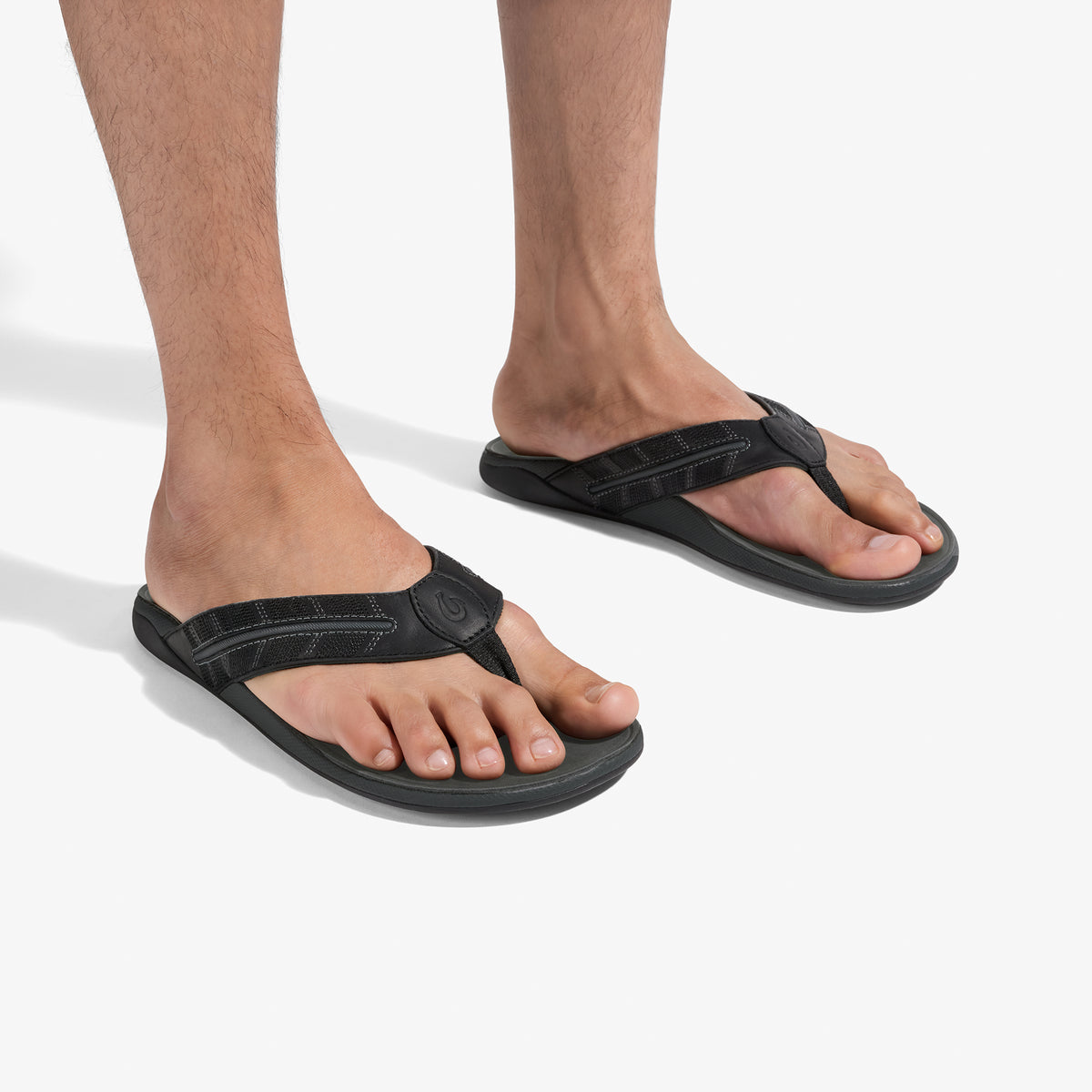 OluKai Tuahine Palm - Lava Rock / Dk Shadow