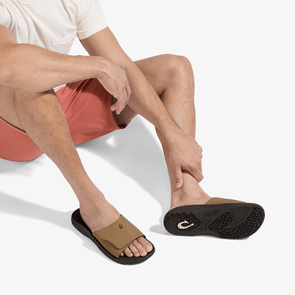 OluKai Nalu Slide - Tan / Dk Java