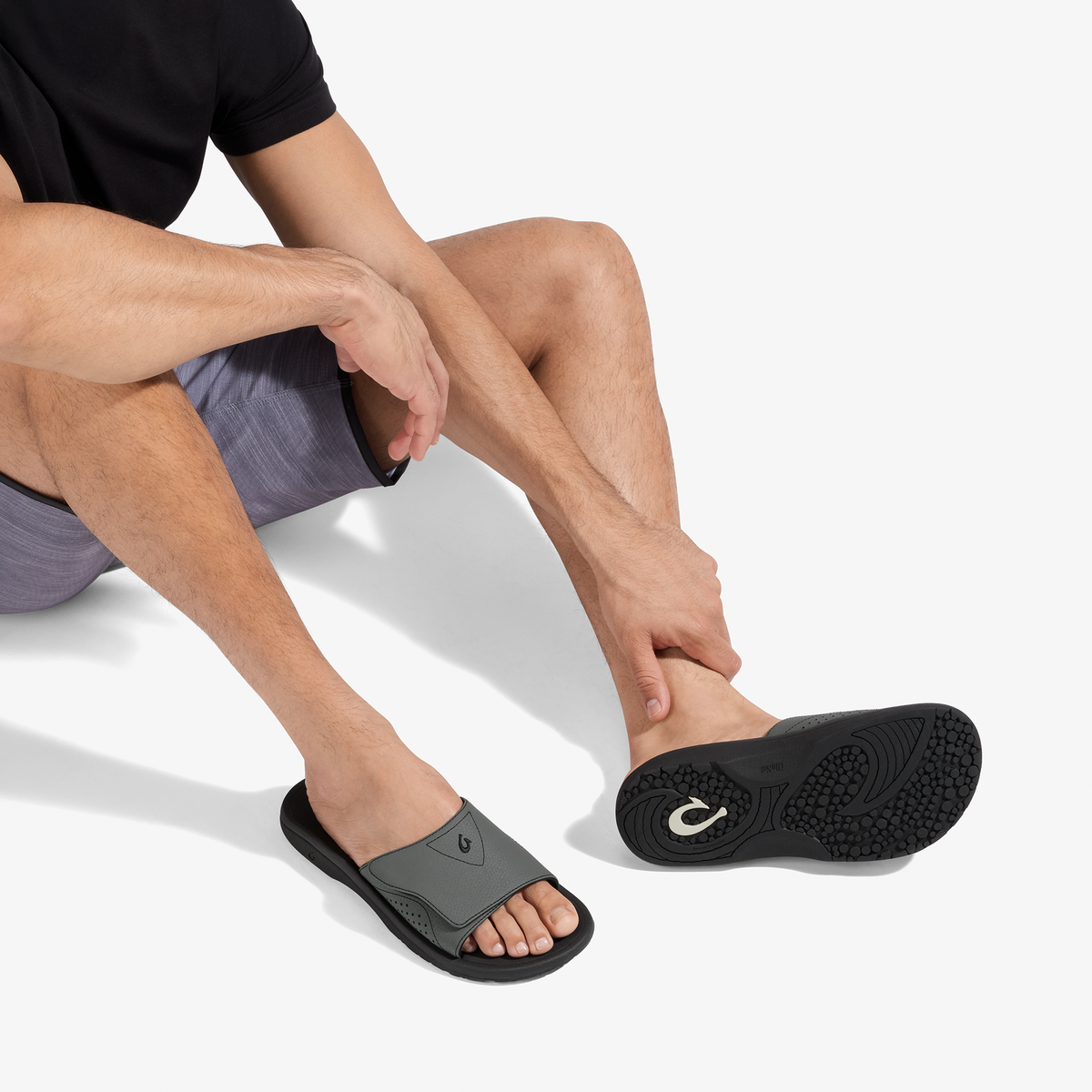 OluKai Nalu Slide - Rock / Black