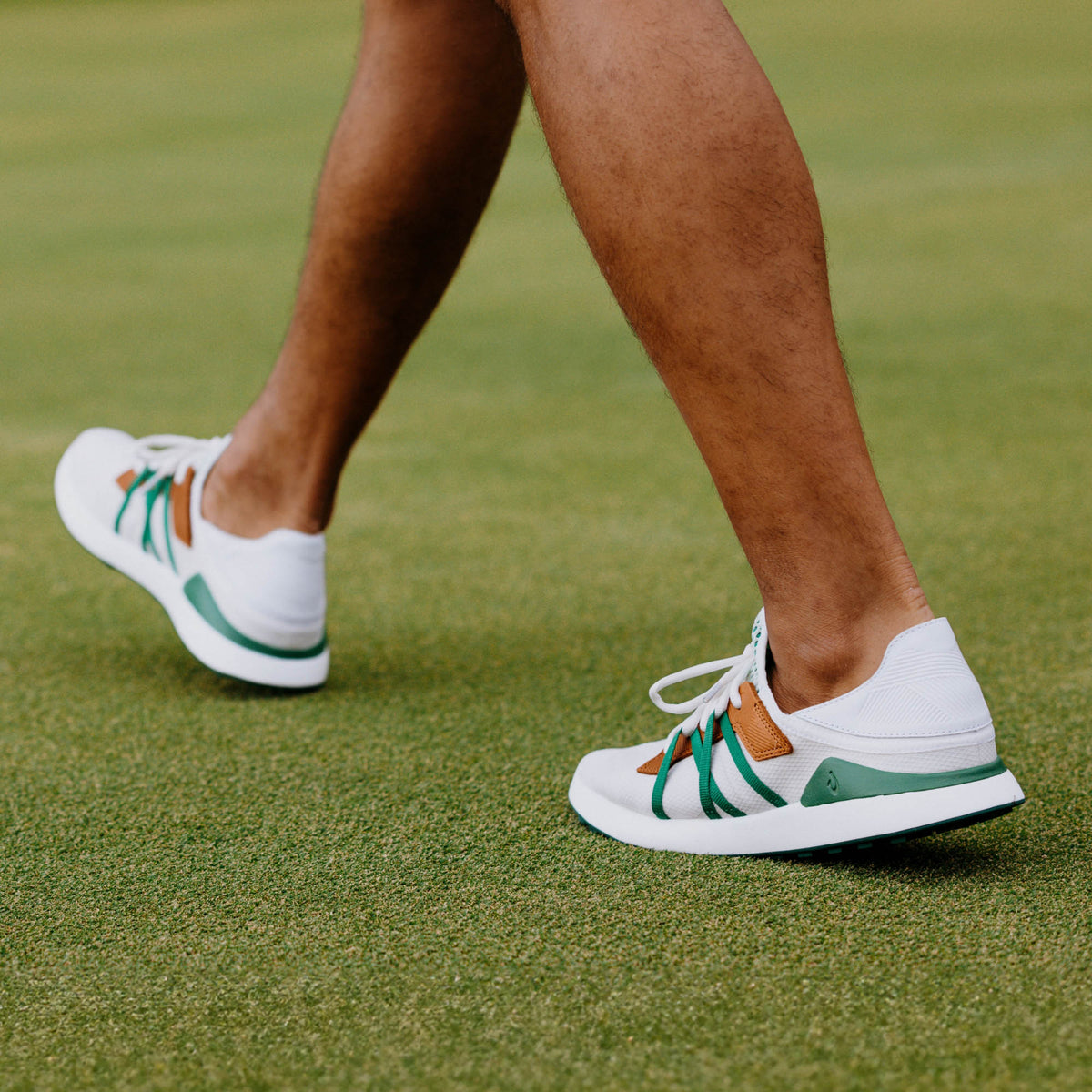 OluKai Manele Men’s Breathable Golf Shoes - White / Bamboo