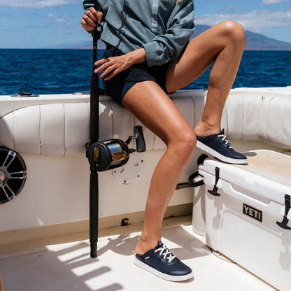 OluKai Kahakai - Trench Blue / Trench Blue