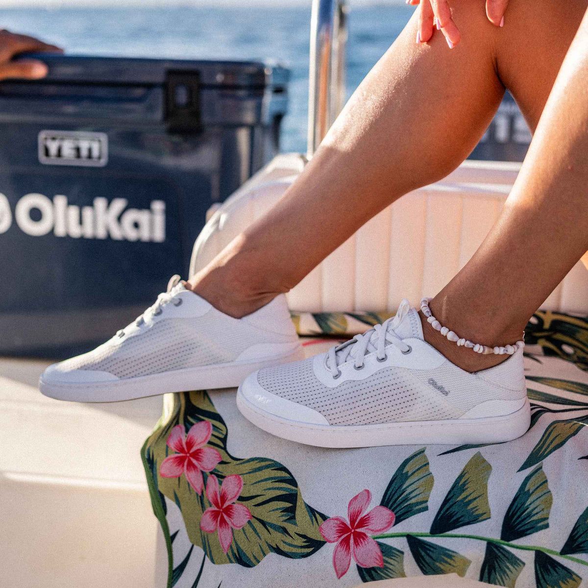 OluKai Kahakai - Bright White / Bright White