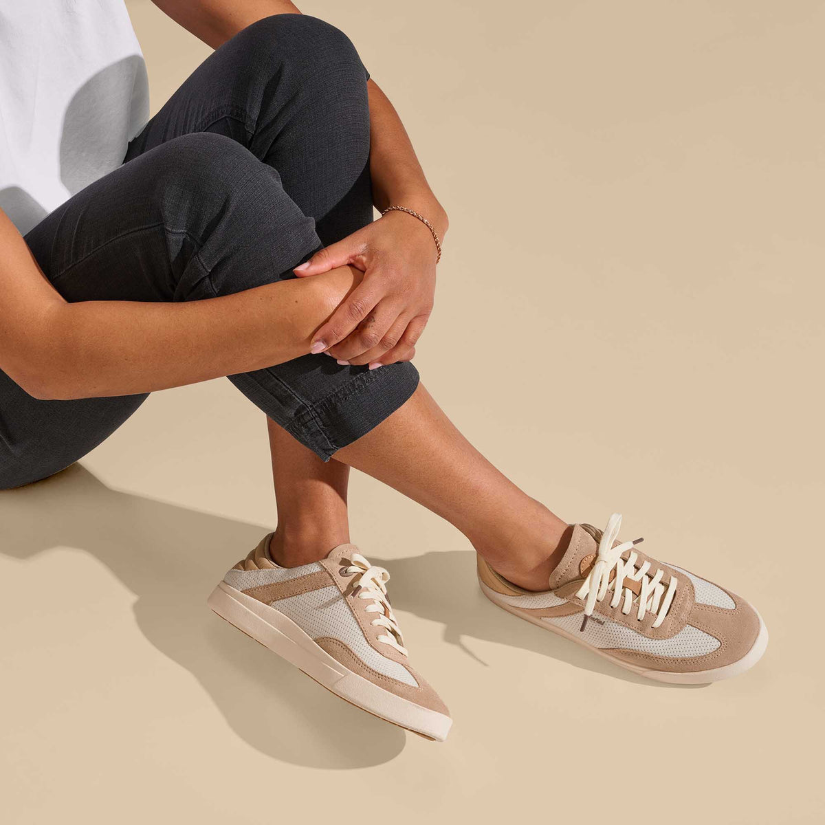 OluKai Kīlea Women’s Sneaker Shoes - Tan / Tapa