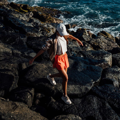 OluKai Makiki - White Sand / Tapa