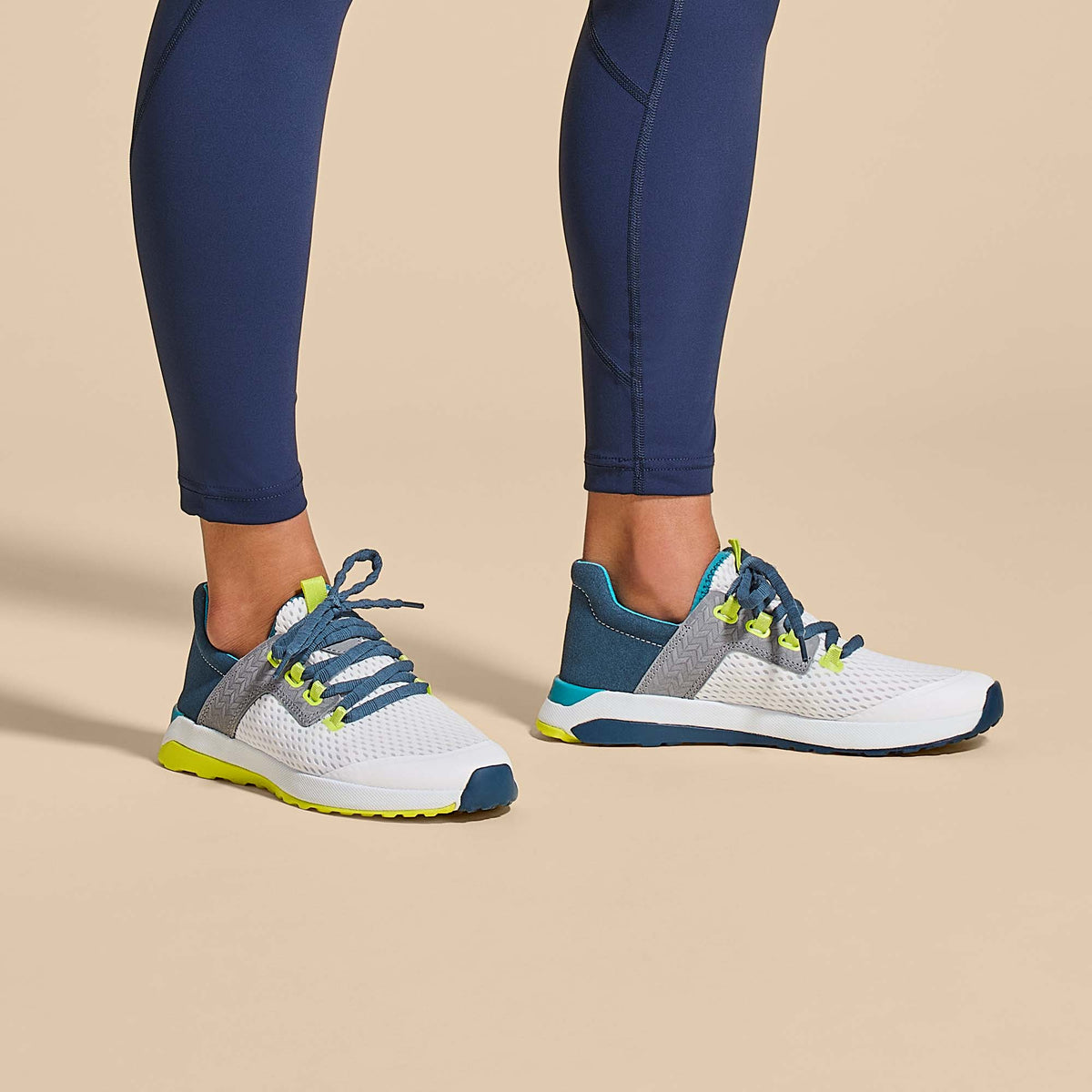 OluKai Wailuku Women’s Athletic Shoes - Bright White / Lagoon