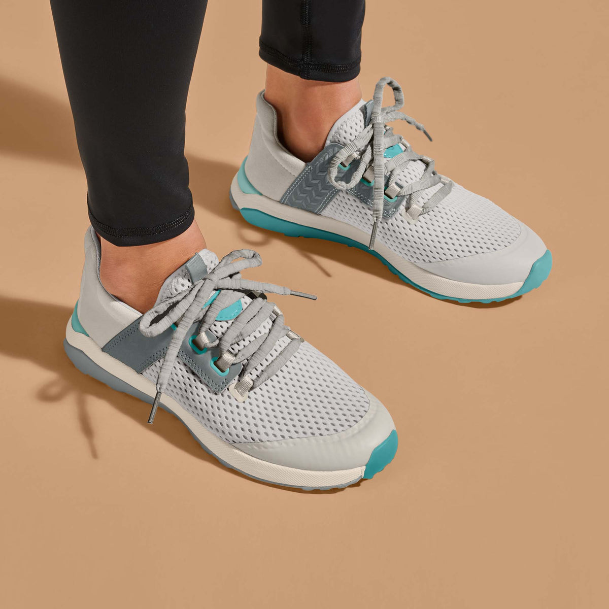 OluKai Wailuku Women’s Athletic Shoes - Mist Grey