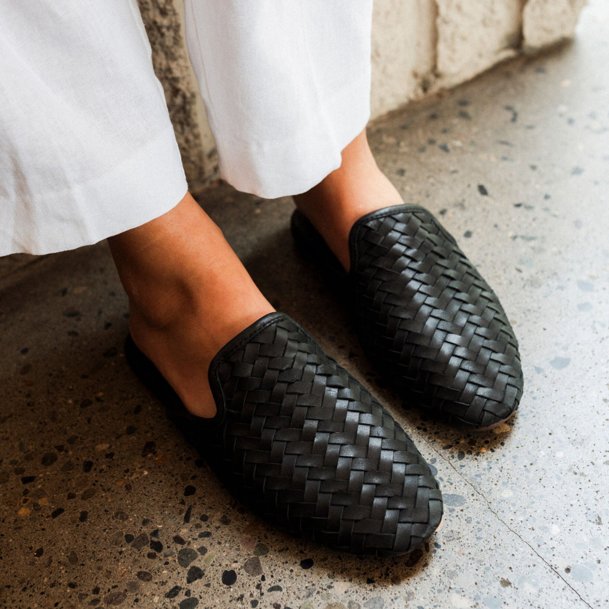 OluKai Mi'i - Onyx / Onyx