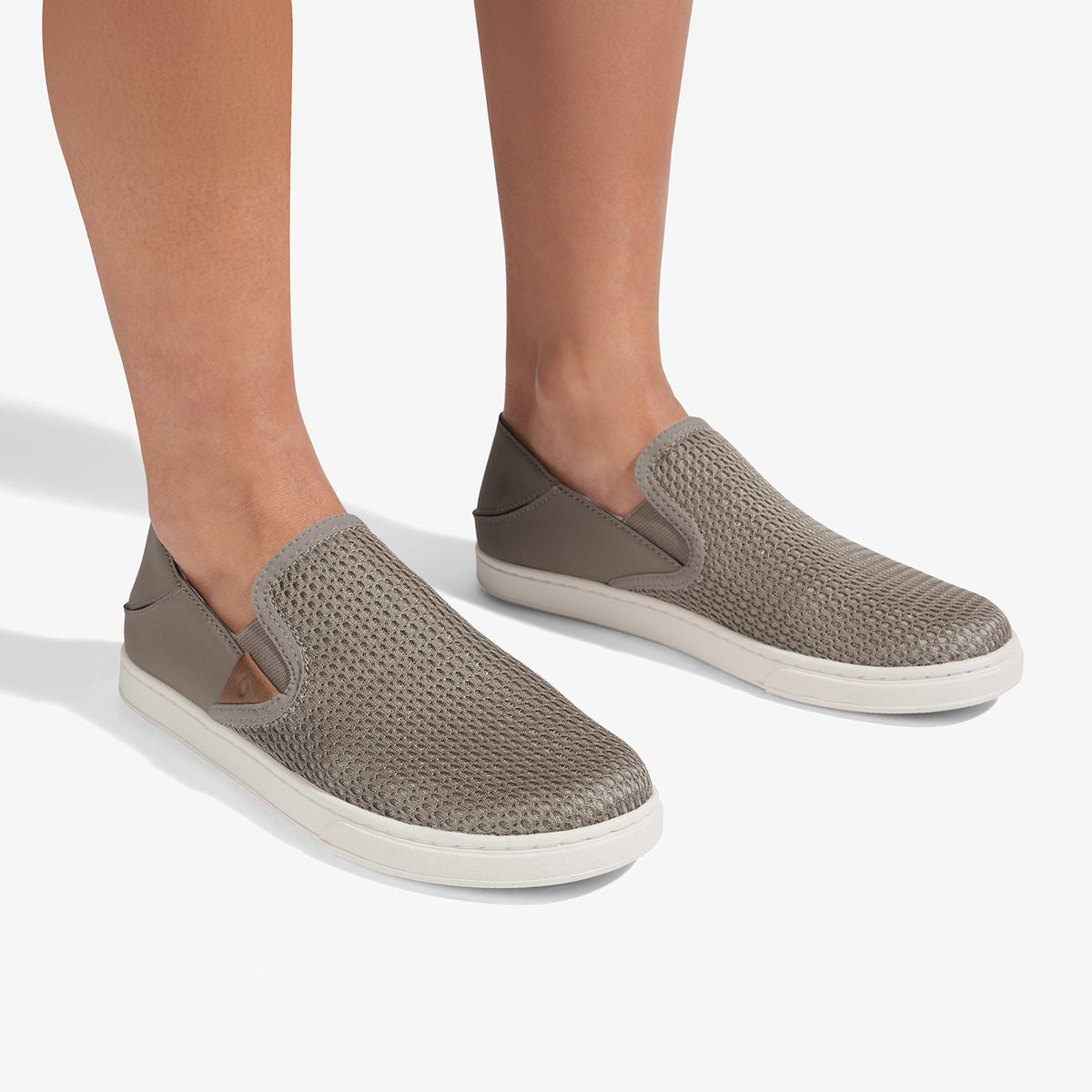 OluKai Pehuea - Taupe Grey / Taupe Grey