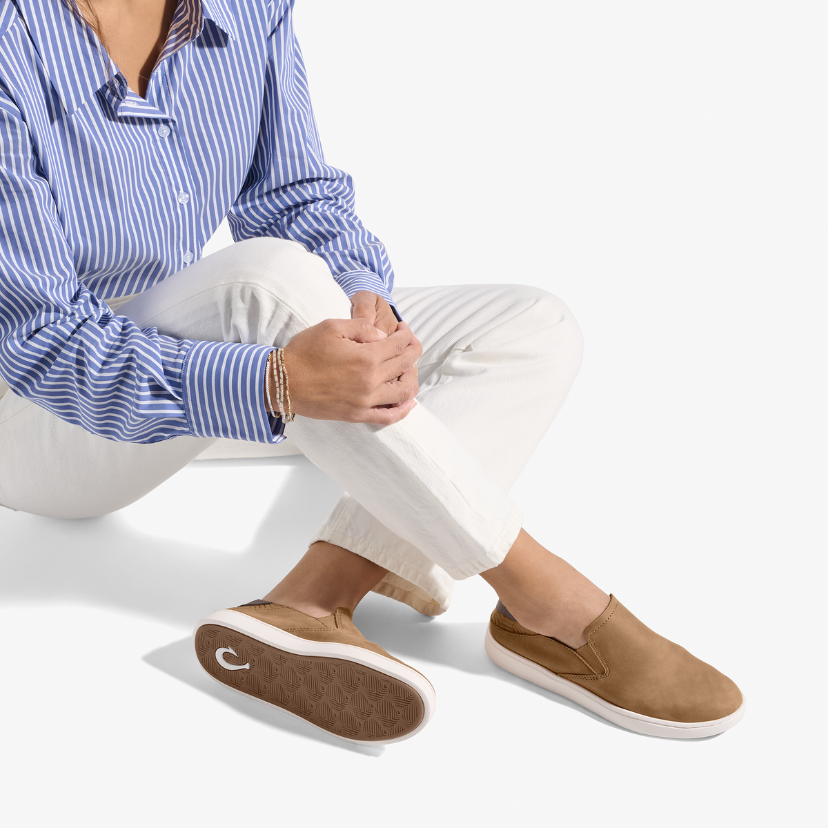 OluKai Pehuea Leather - Sahara / Toffee | Olukai